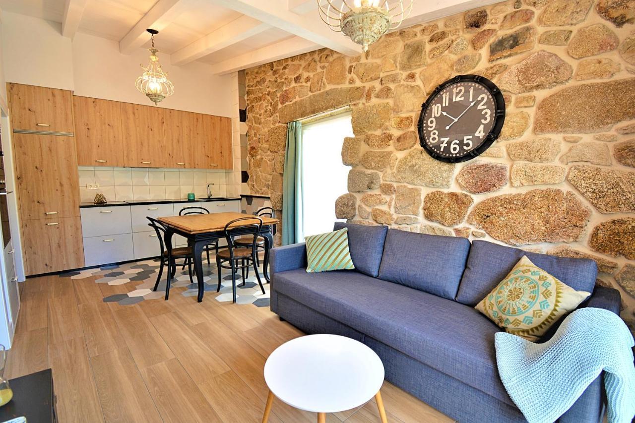 Galihost - Apartamentos Mamuela Ribadumia Екстериор снимка